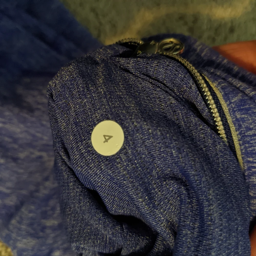 Lululemon Run Back On Track pullover size 4 - Picture 3 of 6